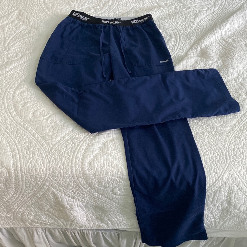 Grey’s Anatomy Scrub Pants in Navy